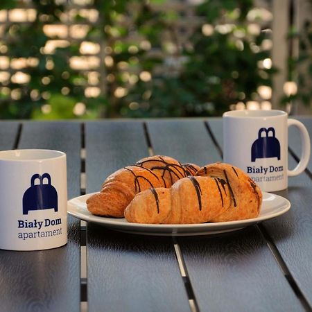 Bialy Dom - 2 Bedrooms Катовице Екстериор снимка