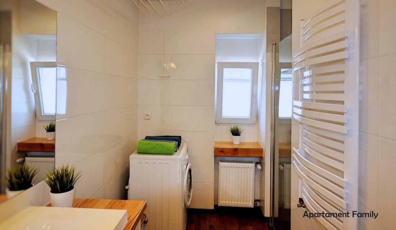 Bialy Dom - 2 Bedrooms Катовице Екстериор снимка