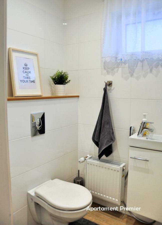 Bialy Dom - 2 Bedrooms Катовице Екстериор снимка
